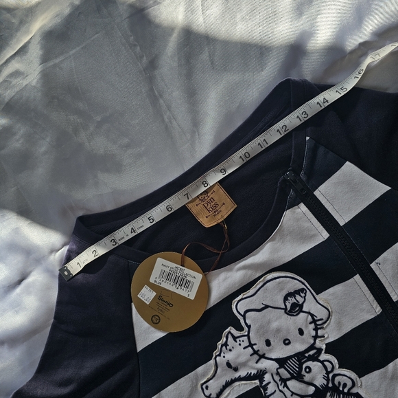 Sailor Hello Kitty Sweater ⚓ - Picture 7 of 8